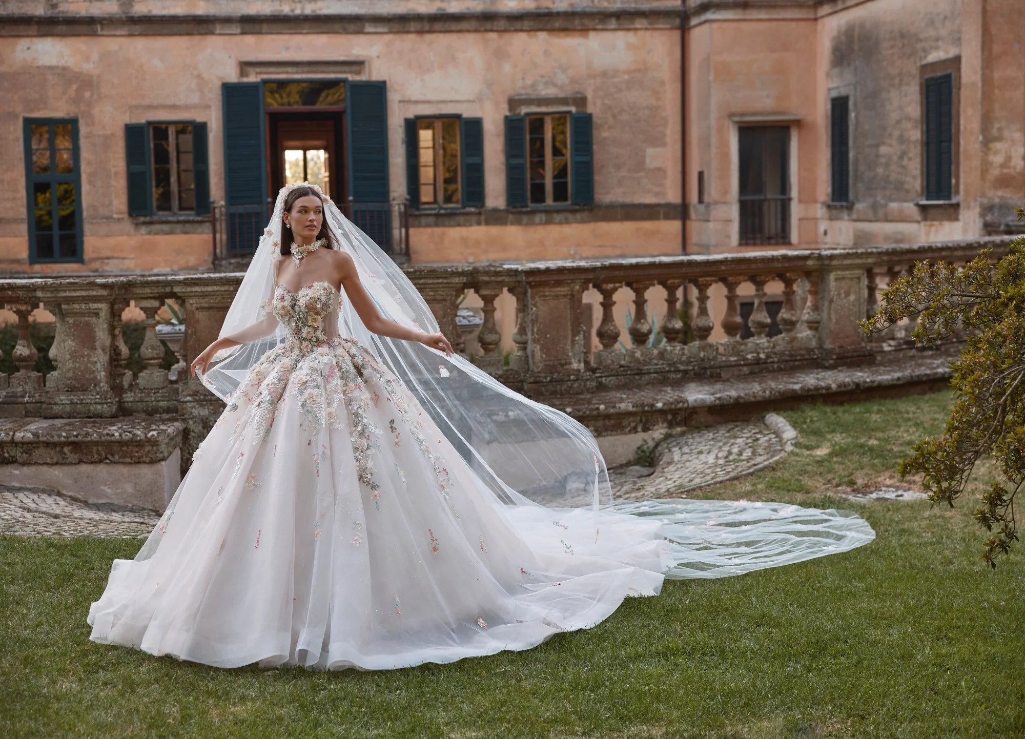 Veni Infantino designer wedding gown detail